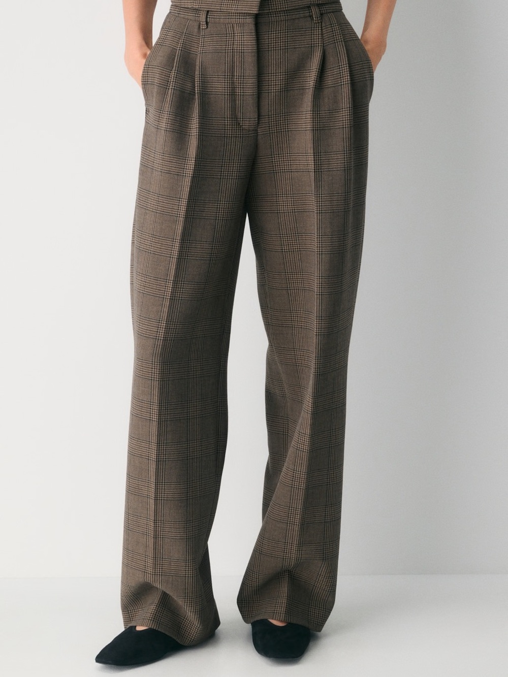 Aritzia The Effortless Pant